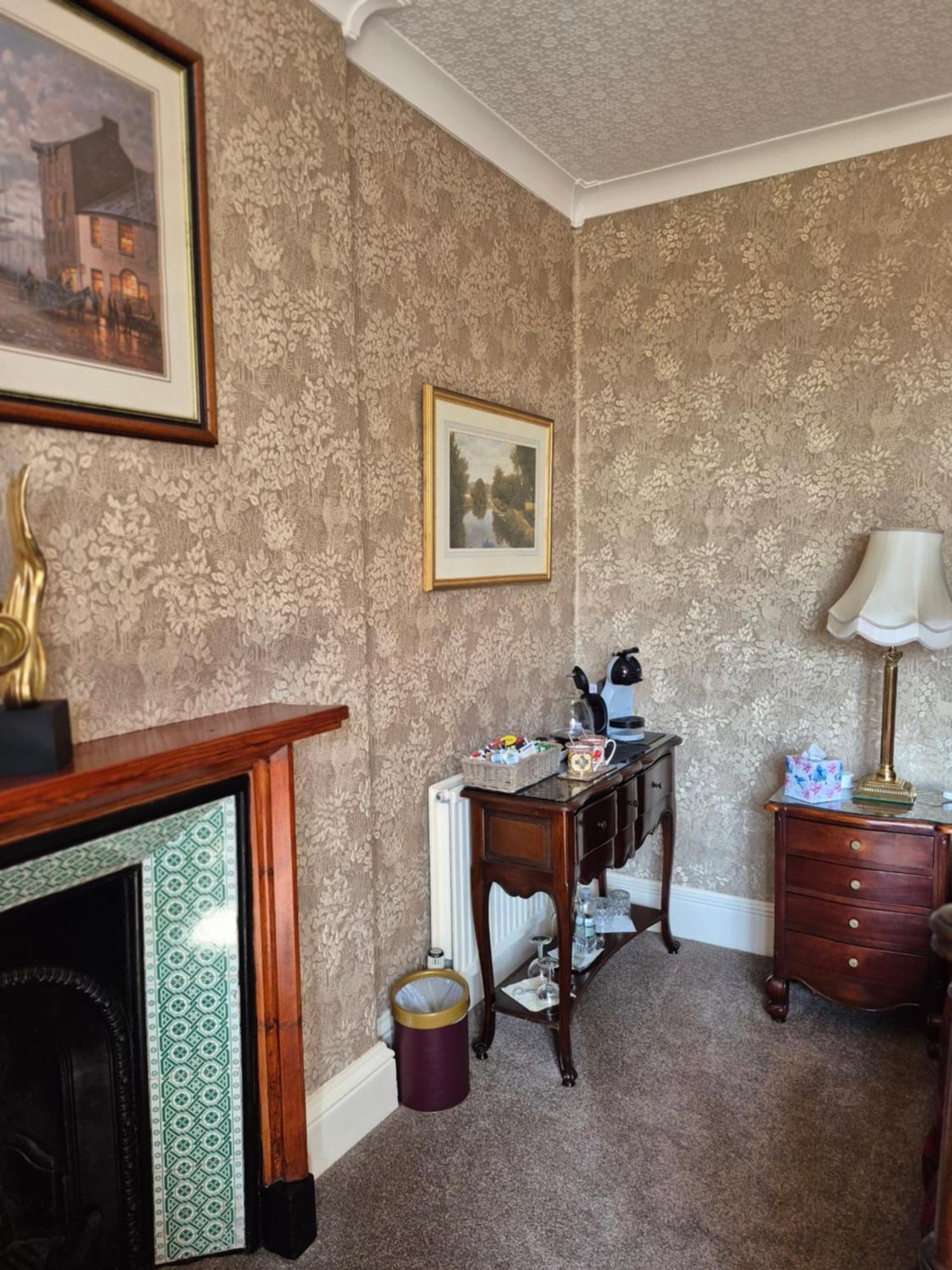 St David'S Guesthouse Хаверфордуэст Экстерьер фото