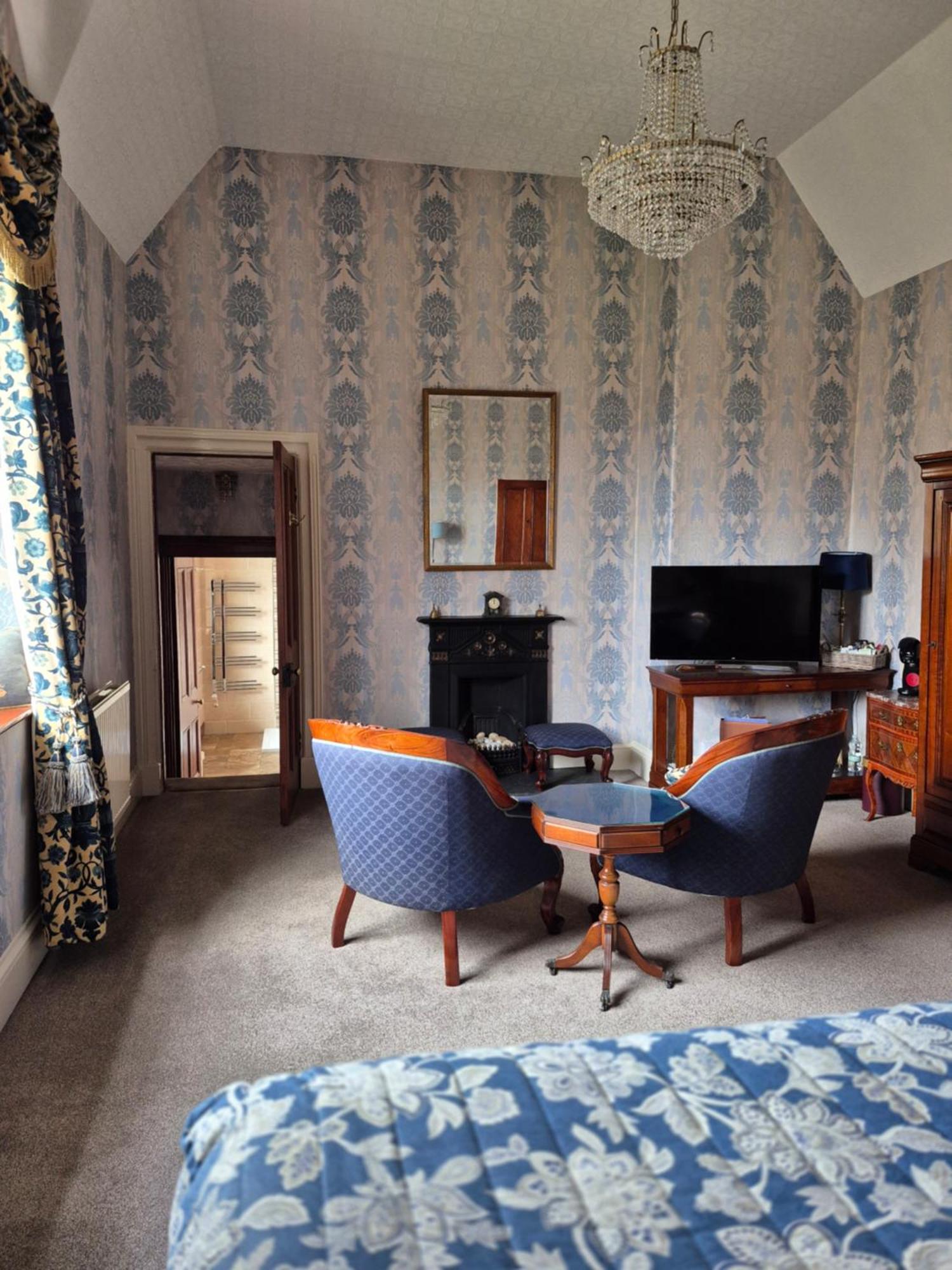 St David'S Guesthouse Хаверфордуэст Экстерьер фото