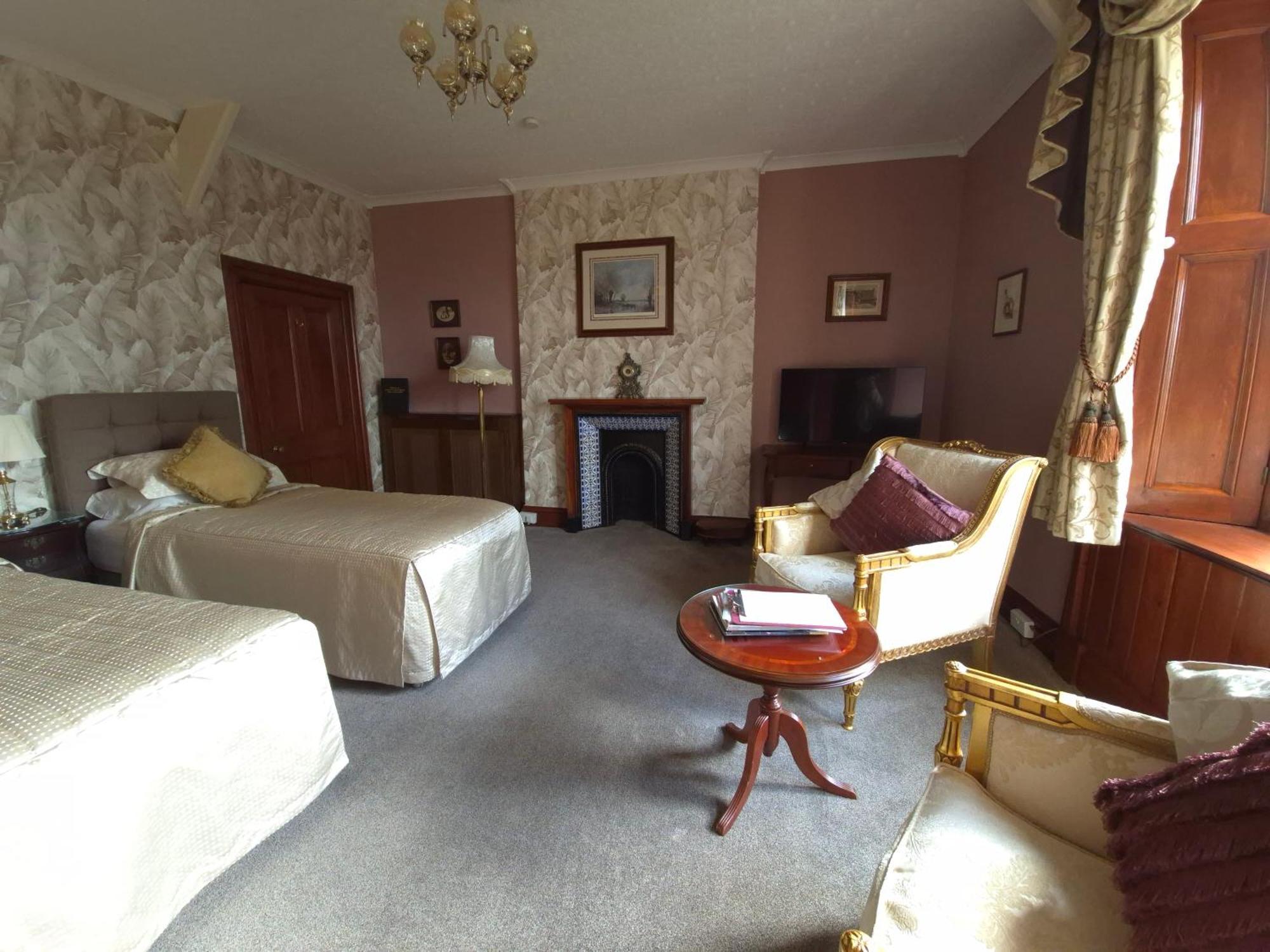 St David'S Guesthouse Хаверфордуэст Экстерьер фото